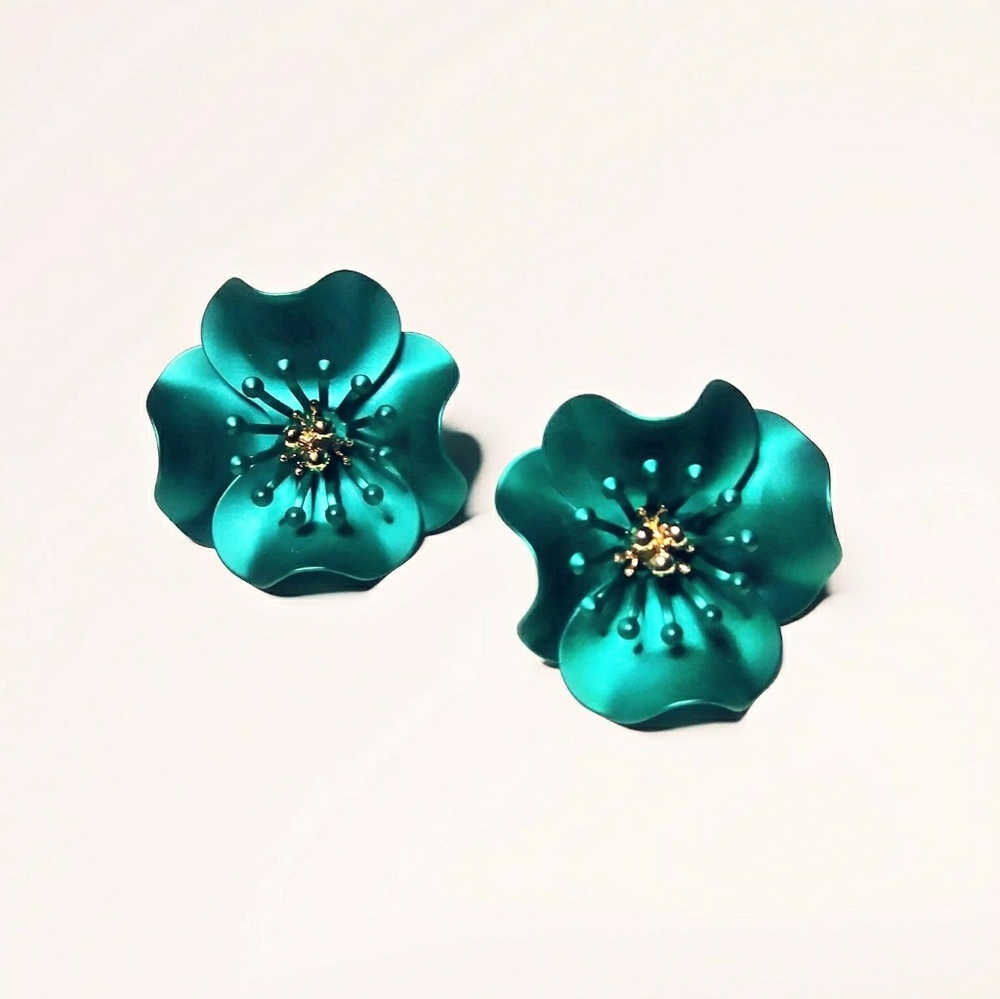 Flowered Post Earring